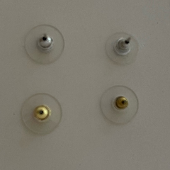 2 Pair Earrings Cat Head & Ruby Gem Unbranded Stud - Picture 3 of 6